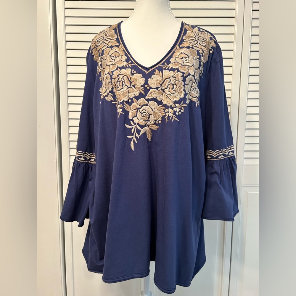 Johnny Was  Beautiful Embroidered Navy 2X Blouse